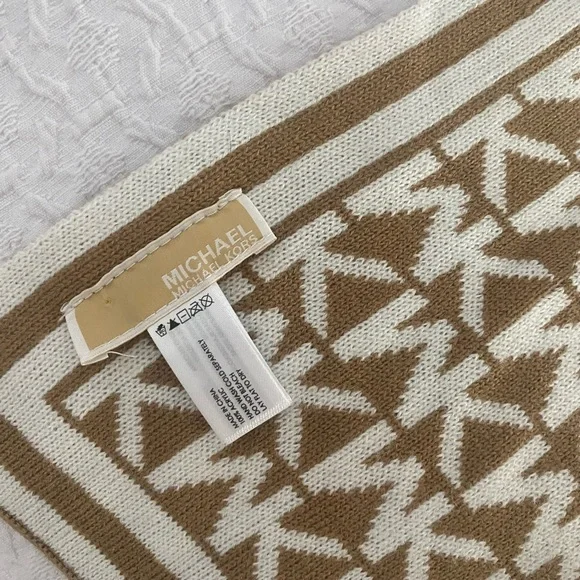 Michael Kors Scarf - Picture 2 of 3